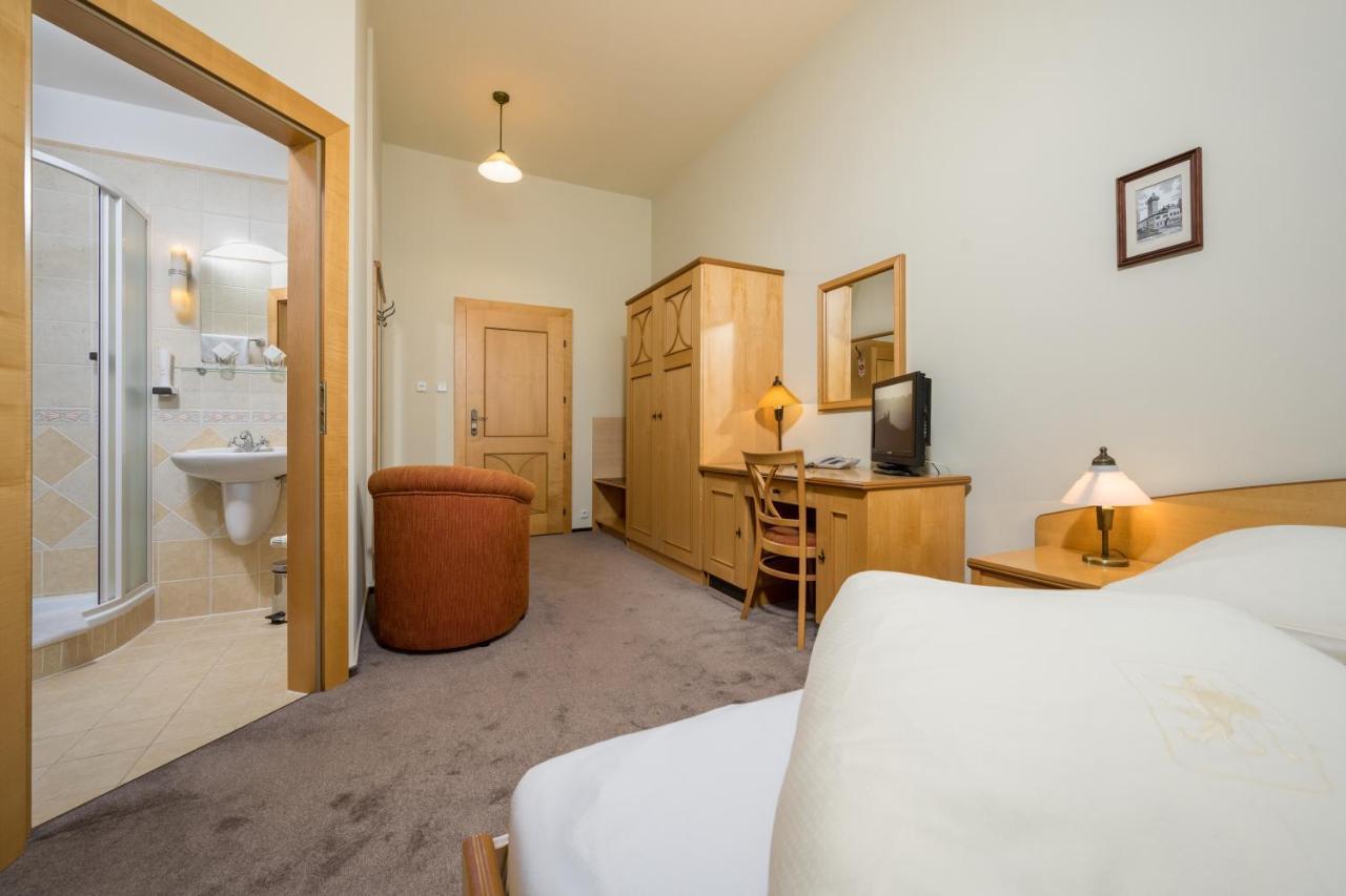 Hotel Zlaty Lev Jablonec nad Nysą Zewnętrze zdjęcie