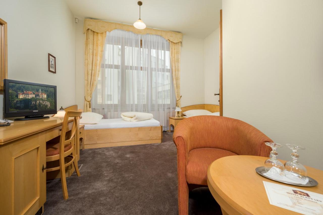 Hotel Zlaty Lev Jablonec nad Nysą Zewnętrze zdjęcie