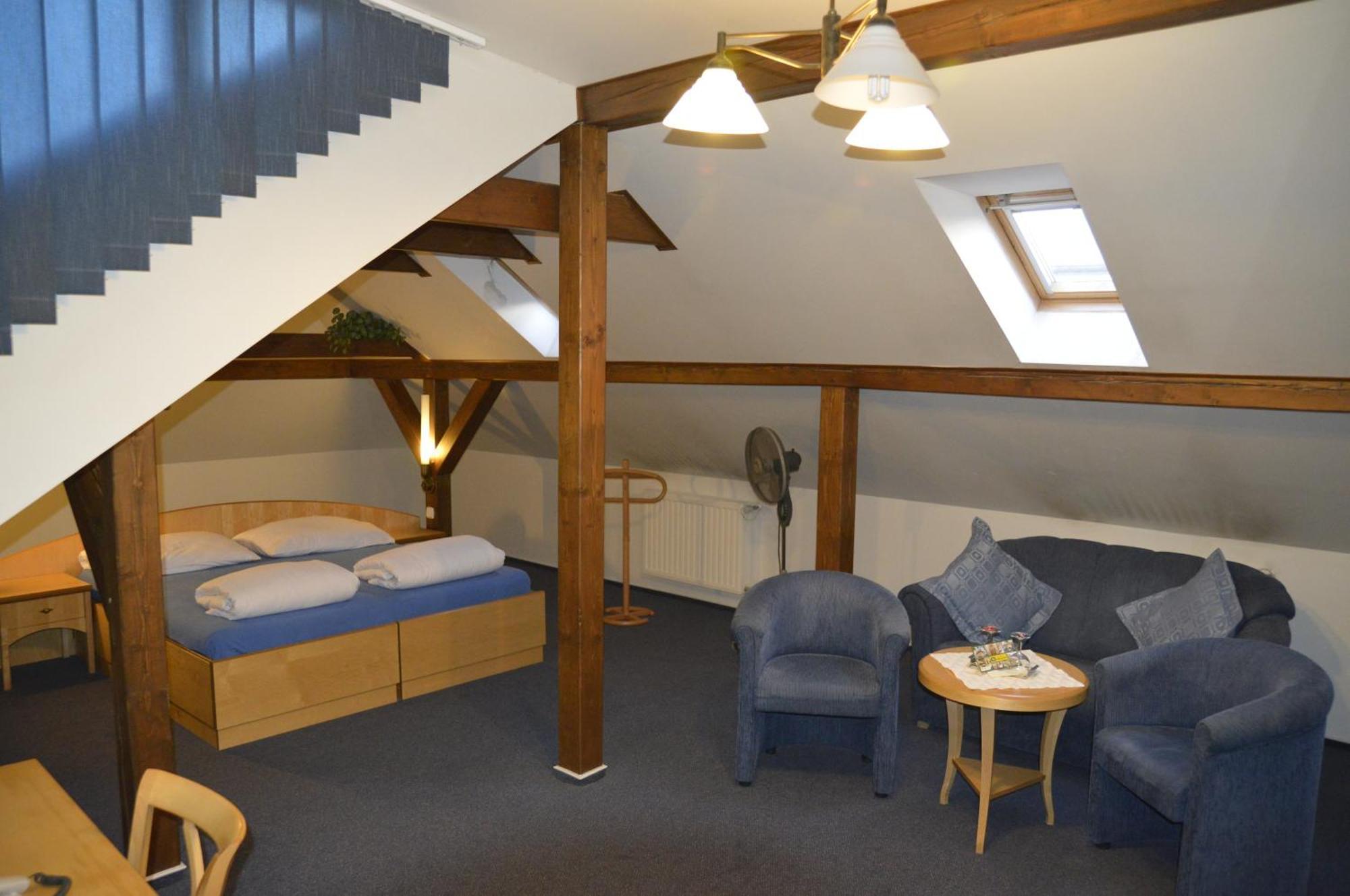 Hotel Zlaty Lev Jablonec nad Nysą Zewnętrze zdjęcie